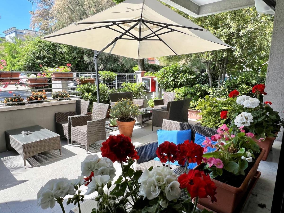 Hotel Betty B&B Rimini Exterior foto