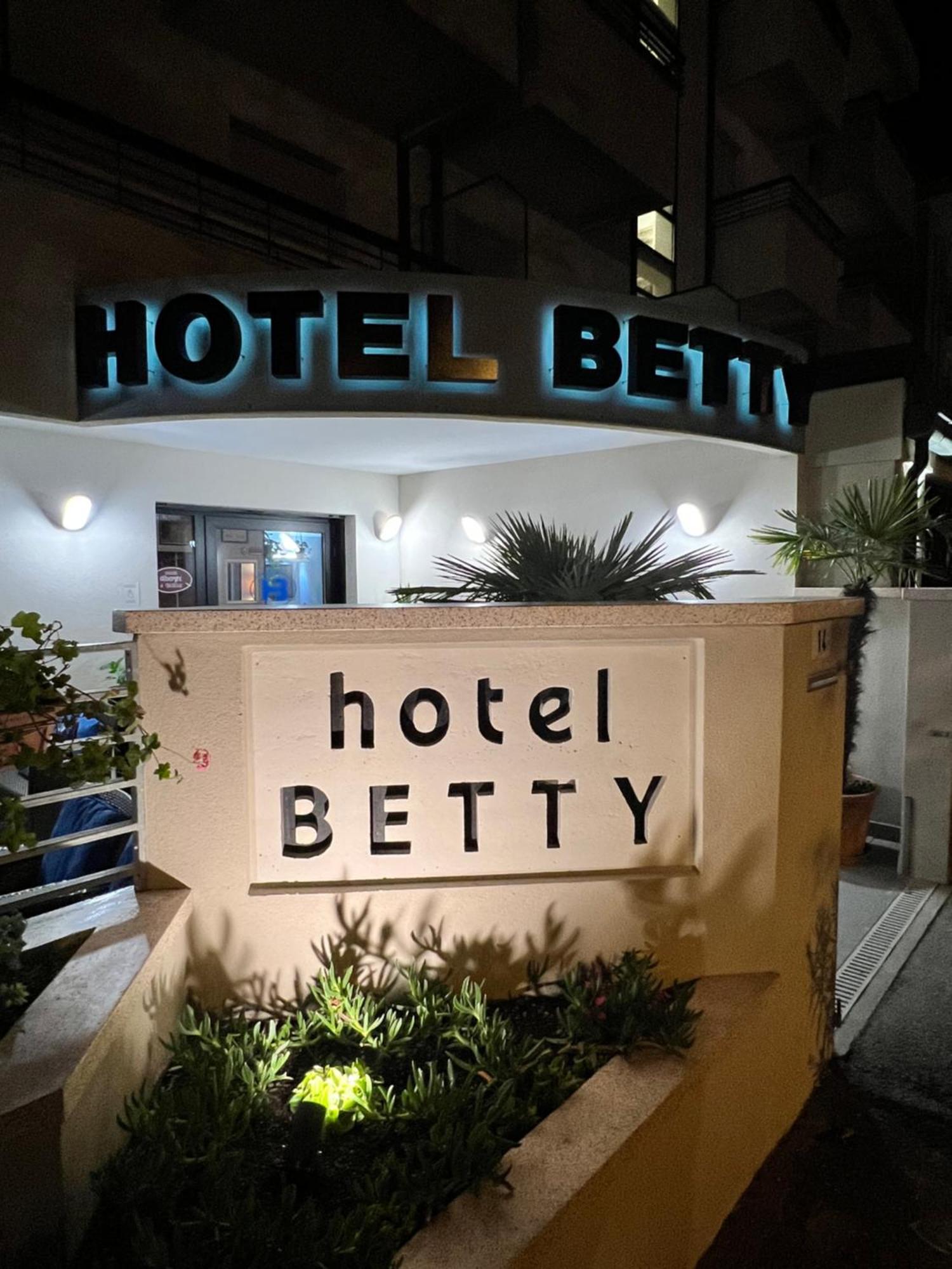 Hotel Betty B&B Rimini Exterior foto